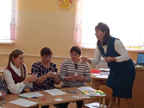 3нче номерлы балалар бакчасында  тәрбиячеләр өчен » Финанс грамоталылыгы баскычлары буенча беренче адымнар «дигән семинар узды