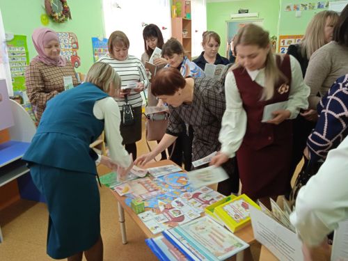 3нче номерлы балалар бакчасында  тәрбиячеләр өчен » Финанс грамоталылыгы баскычлары буенча беренче адымнар «дигән семинар узды