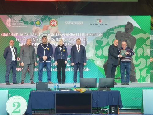 Татар көрәшен массакүләм мәгълүмат чараларында актив чагылдырган журналистларны бүләкләделәр