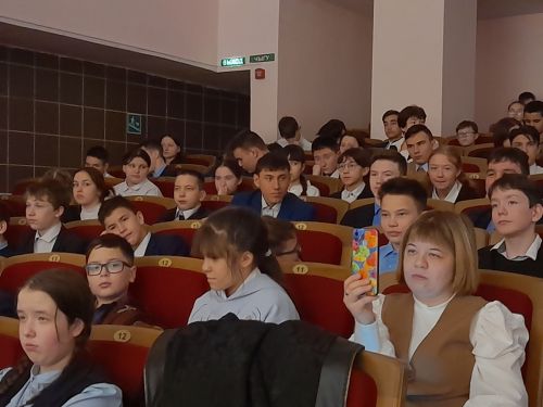 «Тик сау булса гына туган телең - Син үзең бар һәм бар синең илең» дип исемләнгән чара узды