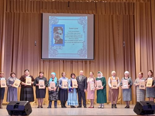 «Тик сау булса гына туган телең - Син үзең бар һәм бар синең илең» дип исемләнгән чара узды