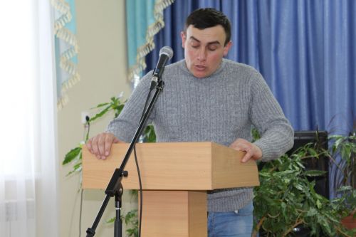 Берәүләр чиләк, икенчеләр кашык белән сава…