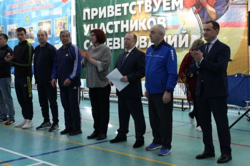 Волейбол мәйданчыгында кызу