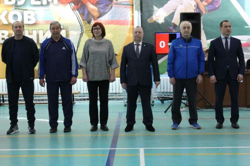 Волейбол мәйданчыгында кызу