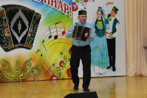 Гармунчылар җыелган җирдә