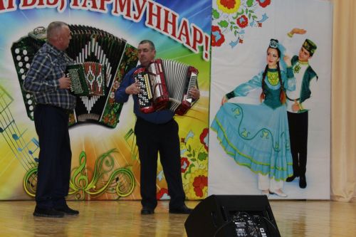Гармунчылар җыелган җирдә