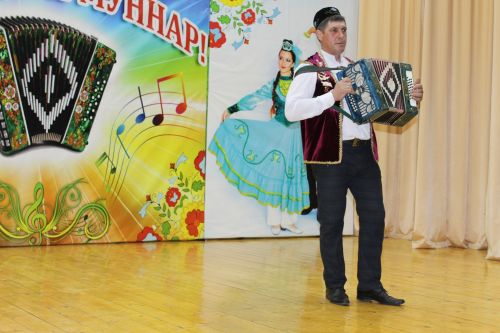 Гармунчылар җыелган җирдә