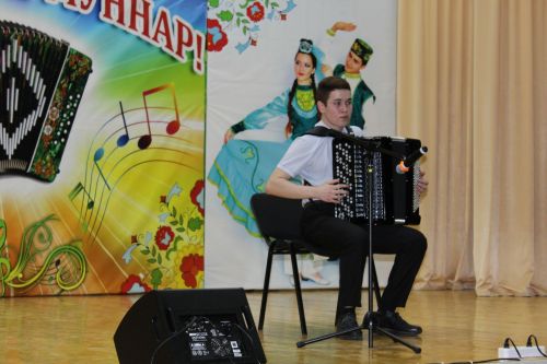 Гармунчылар җыелган җирдә