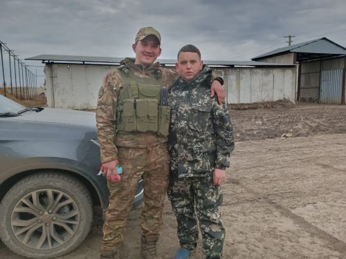 Хәрби хезмәттә булган якташларыбызга ярдәм җыйнап озатылды