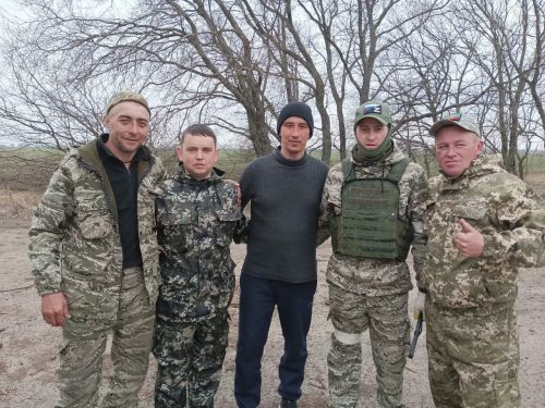 Хәрби хезмәттә булган якташларыбызга ярдәм җыйнап озатылды