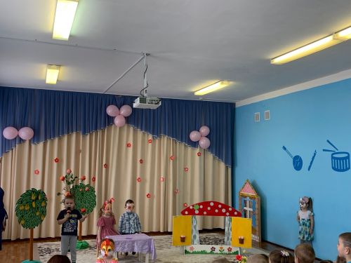 «Театр - яктылыкка илтә»