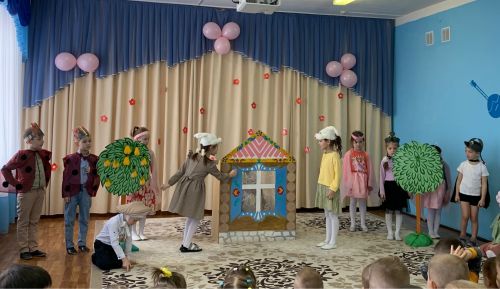 «Театр - яктылыкка илтә»