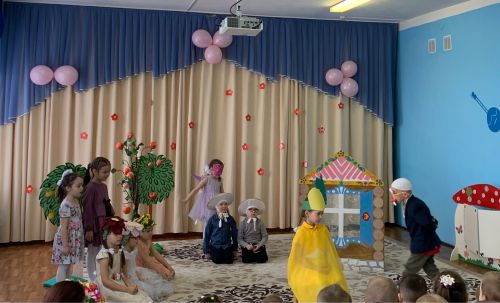 «Театр - яктылыкка илтә»