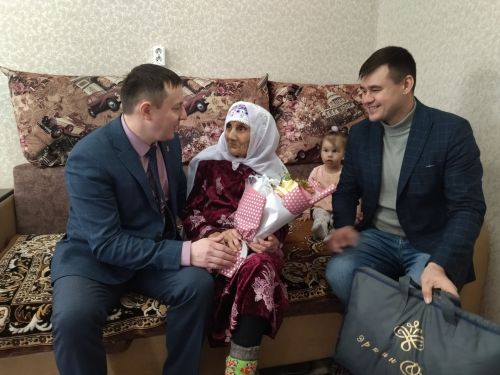 Дилбәр апа Габдрахманова 90 яшьлек юбилеен каршылады