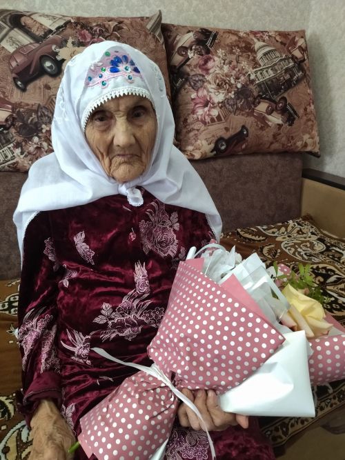Дилбәр апа Габдрахманова 90 яшьлек юбилеен каршылады