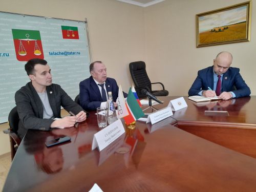 Яшьләр белән очраштылар