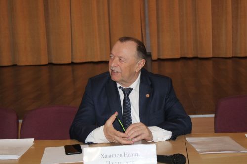 Яшьләр белән очраштылар