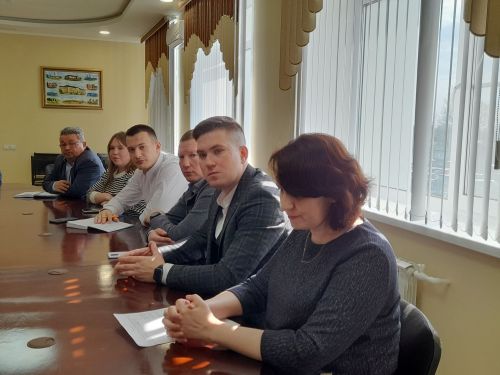 Яшьләр белән очраштылар