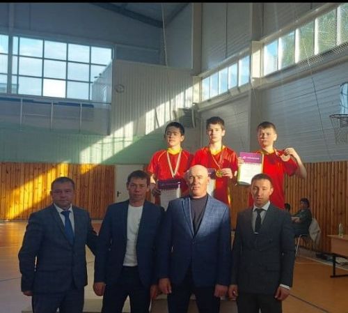 Көрәш буенча районара ярышлар узды