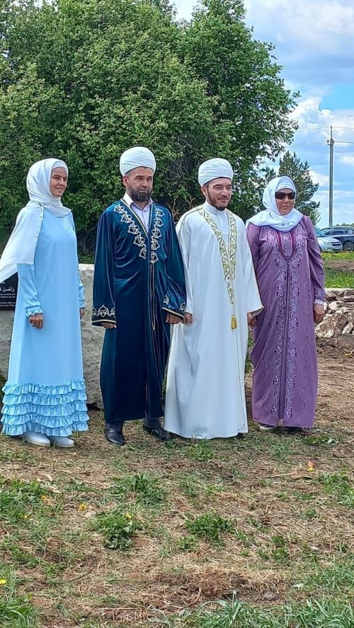 Мәчеткә беренче нигез ташы салынды.