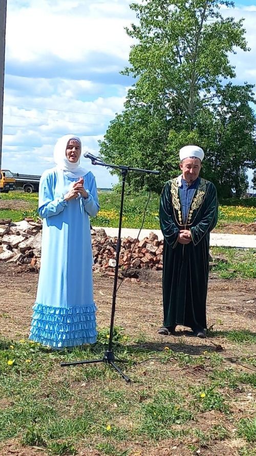 Мәчеткә беренче нигез ташы салынды.