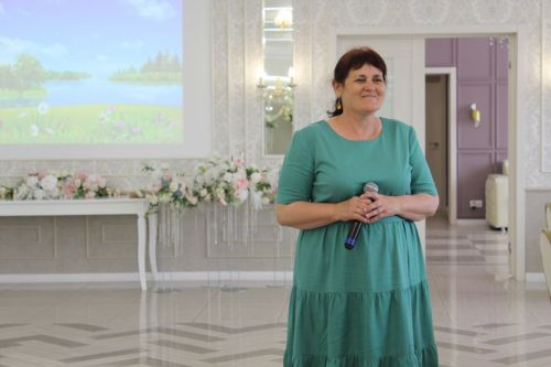 Айрат кабат дусларын җыйды
