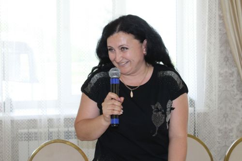 Айрат кабат дусларын җыйды