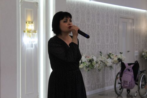 Айрат кабат дусларын җыйды