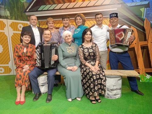 Безнекеләр - «Кәмит Җәвит» тә