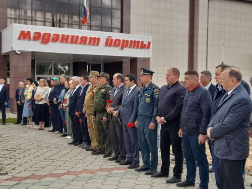 Батырларны бер минутлык тынлык белән искә алдылар