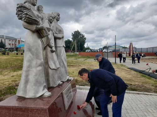 Батырларны бер минутлык тынлык белән искә алдылар