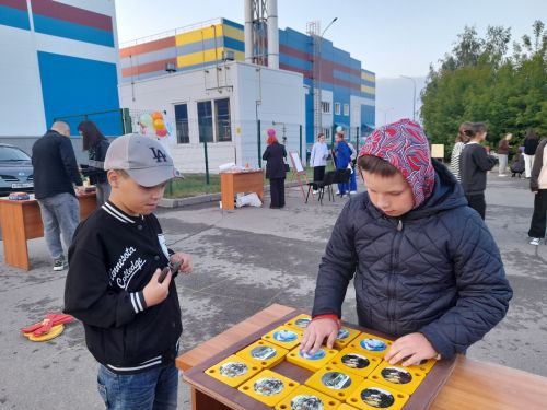 Актив яшьләр сәхнә түрендә бүләкләнде