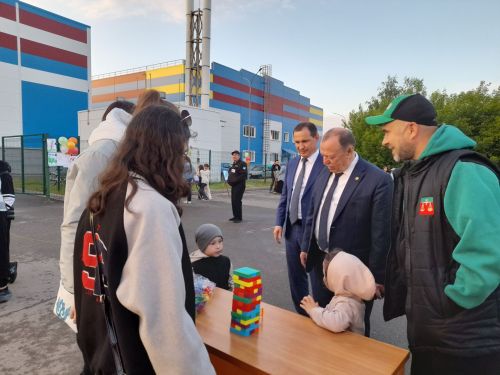 Актив яшьләр сәхнә түрендә бүләкләнде
