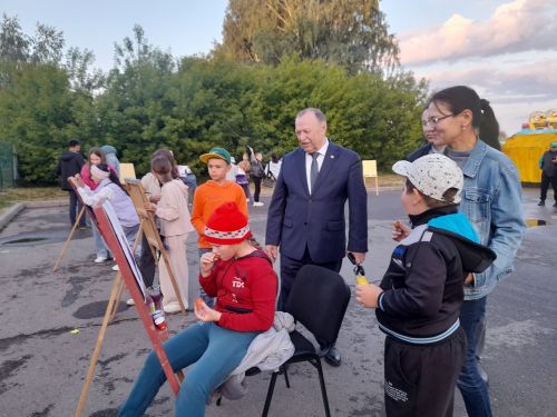 Актив яшьләр сәхнә түрендә бүләкләнде