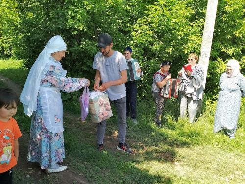 Кече Кибәхуҗа авыл җирлеге яшьләре Сабан туена  бүләк җыйдылар