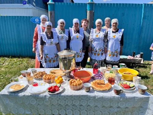 Кече Кибәхуҗа авыл җирлеге яшьләре Сабан туена  бүләк җыйдылар