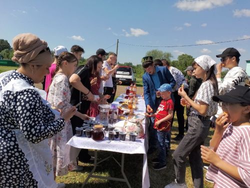 Кече Кибәхуҗа авыл җирлеге яшьләре Сабан туена  бүләк җыйдылар