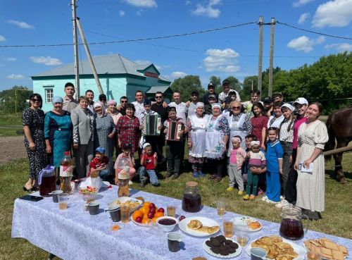 Кече Кибәхуҗа авыл җирлеге яшьләре Сабан туена  бүләк җыйдылар