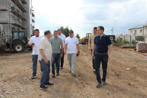 Төзелеш объектлары белән таныштылар