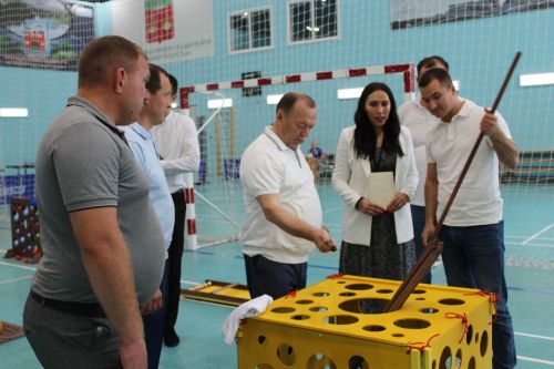 Балалар һәм яшьләрнең киләчәге белән кызыксынды