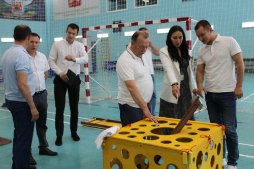 Балалар һәм яшьләрнең киләчәге белән кызыксынды