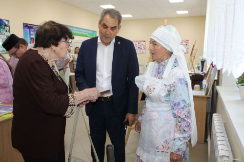 Бүген  Казаклар авылында күренекле  татар галиме Равил Үтәбәй - Кәримине искә алу кичәсе узды
