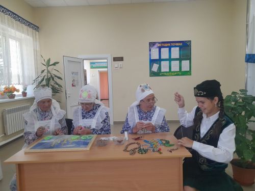 Бүген  Казаклар авылында күренекле  татар галиме Равил Үтәбәй - Кәримине искә алу кичәсе узды