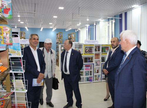 “Китап укучылар көне”н билгеләп үттеләр