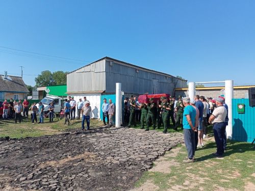 Газизов Разил Фаил улының тормышы - Ватанга фидакарьләрчә хезмәт итүнең үрнәге