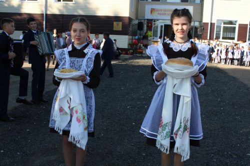 Кече Кибәхуҗа төп  мәктәбендә бәйрәм тантанасы узды