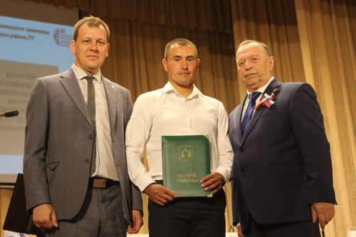 Бүләкләнделәр