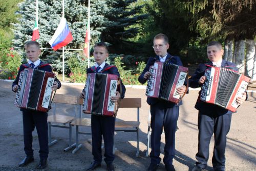 Кече Кибәхуҗа төп  мәктәбендә бәйрәм тантанасы узды