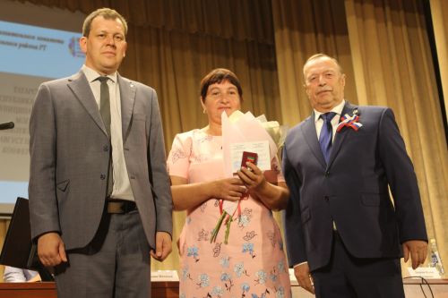 Бүләкләнделәр