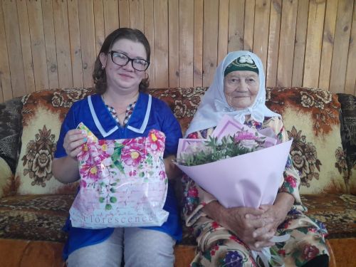 Кадерле әни һәм әби булып гомер кичерә